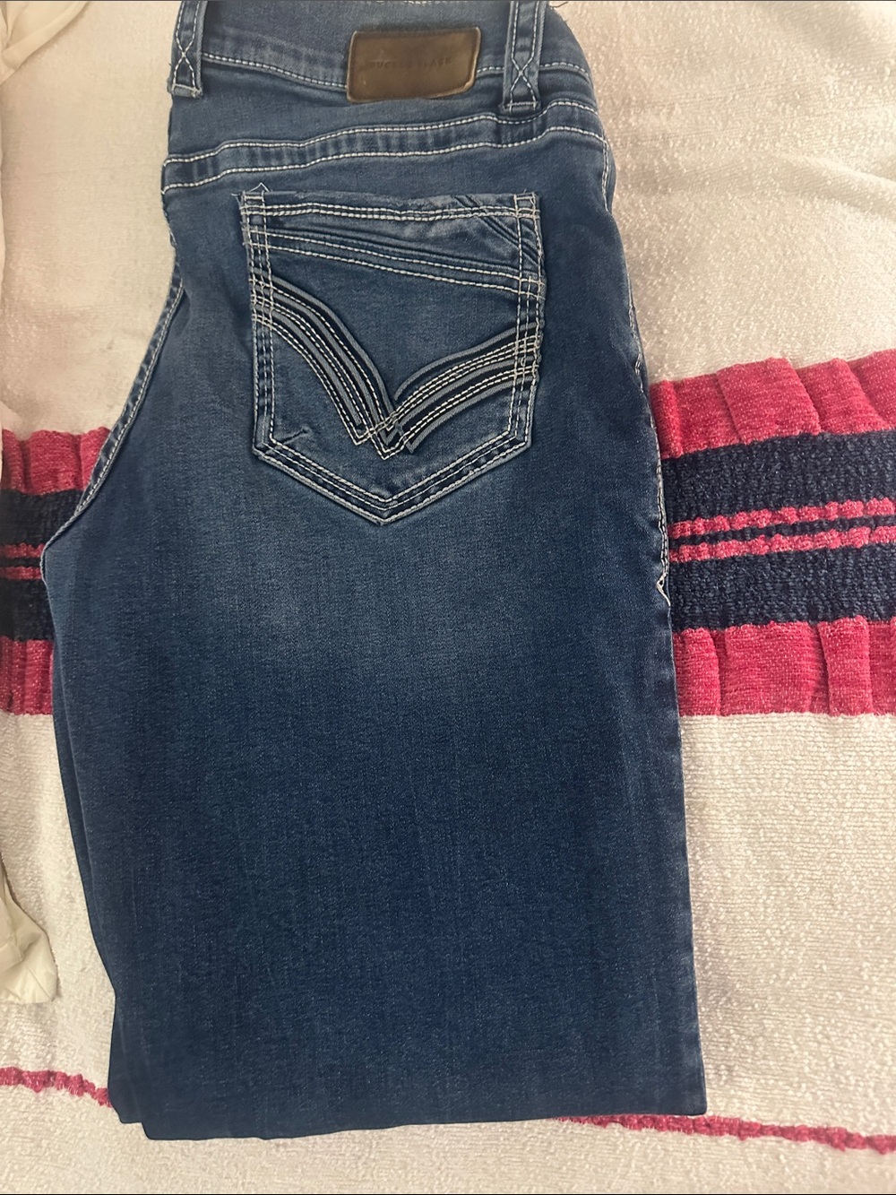 Buckle Women’s Dark Blue Skinny Jeans